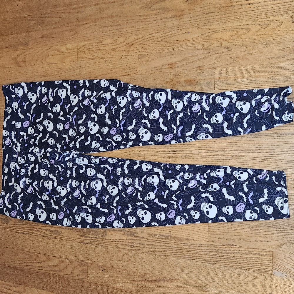 Skull and Bat Patterned Leggings
